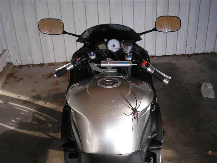 Yamaha yzf r6 billede 4