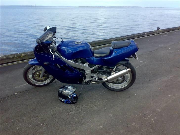 Suzuki gsxr 400 r billede 2