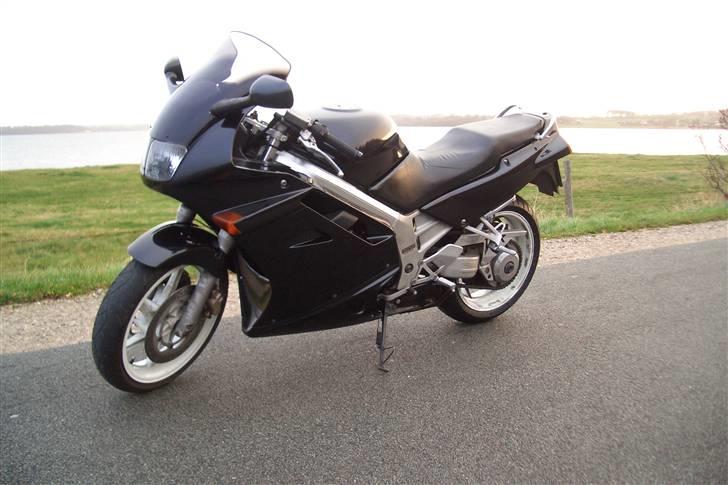 Honda VFR 750 F RC 36-1 billede 2