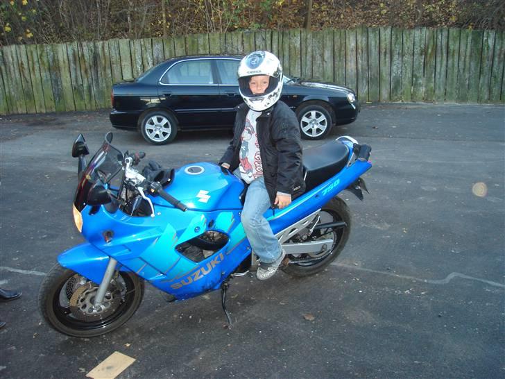 Suzuki GSX 750 F *SOLGT*  billede 6