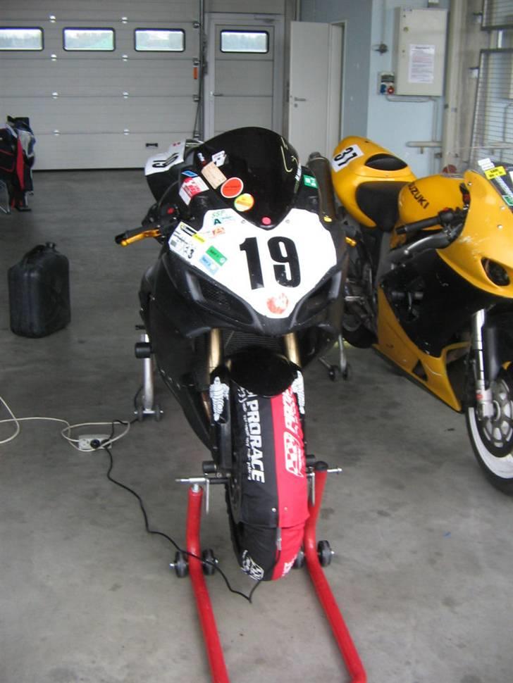 Suzuki GSX-R 600  - I garagen. Sachsenring, September 2009 billede 5