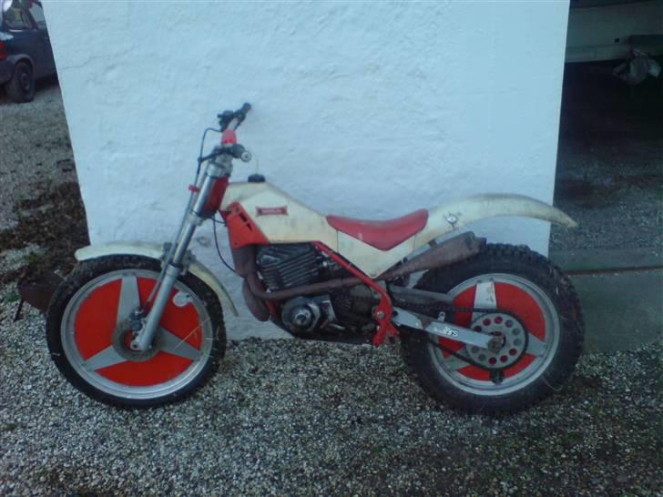 Cagiva Merlin DG-3 Trail AKA Clawing Whity billede 1