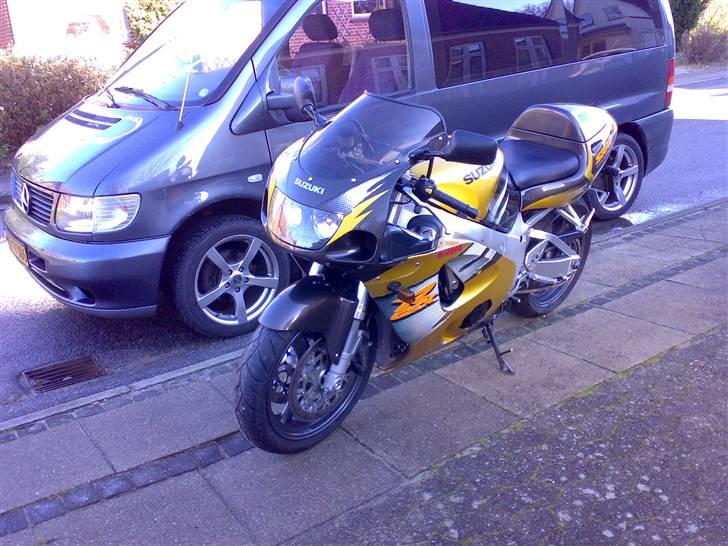 Suzuki GSXR 750 SRAD  billede 3