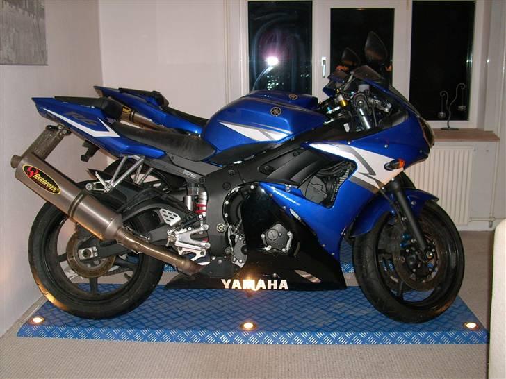Yamaha R6 billede 4