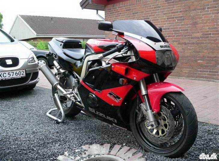 Suzuki GSXR 400  - Sådan så hun ud i gamle dage billede 5