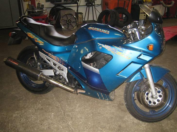 Suzuki gsx 600f - ja ja vi må jo alle nøjes savner nu stadig min cbr men det går nu nok billede 1