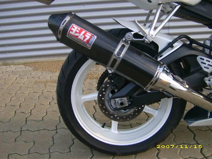 Yamaha model 2005 r6.solgt. billede 9