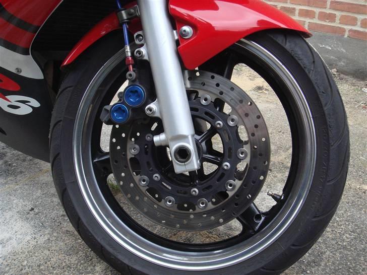 Yamaha R6 billede 10