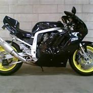 Suzuki GSX-R 750 Streetfighter