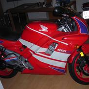 Honda cbr 600 f2