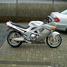 Kawasaki zzr 600