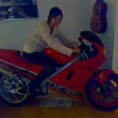 Honda vfr 400ccm _--_SOLGT_-_