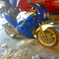 Suzuki gsxr 250 solgt