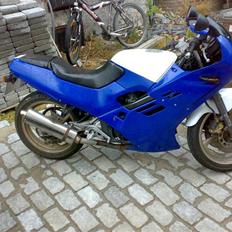 Suzuki gsxr 250 solgt