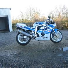 Suzuki GSXR 400 (GK76A)