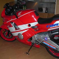 Honda cbr 600 f2