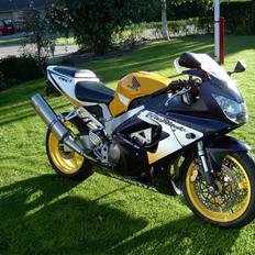 Honda cbr900rr fireblade