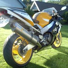 Honda cbr900rr fireblade