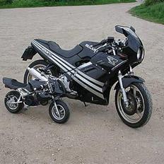 Suzuki 250 ccm GSX-R SOLGT