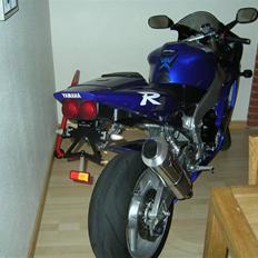 Yamaha YZF R1 TOTAL SKADET