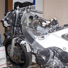 Honda CBR 400 NC29 Fireblade