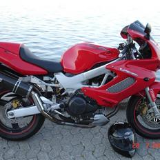 Honda VTR 1000 F   Firestorm
