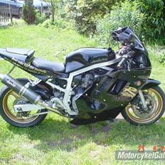 Suzuki gsxr 750 med R1 RØV(SOLGT