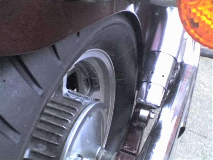 Honda vt 1100 shadow - den seje dæk stil til en cruiser.. selvfølgelig et par nrér større end standard..  billede 2