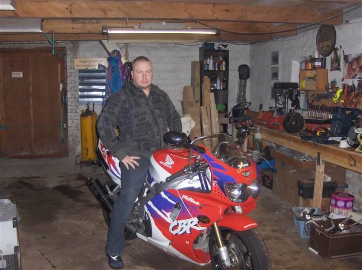 Honda CBR 900 RR Fireblade billede 2