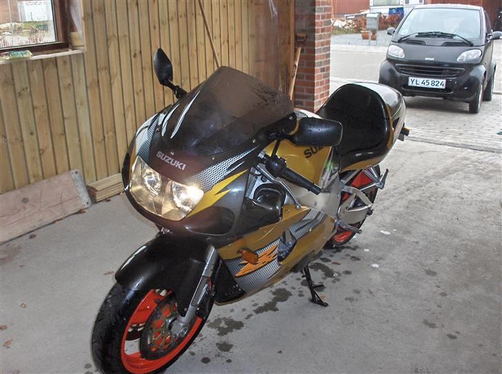 Suzuki Gsxr 750 srad (Solgt) billede 3