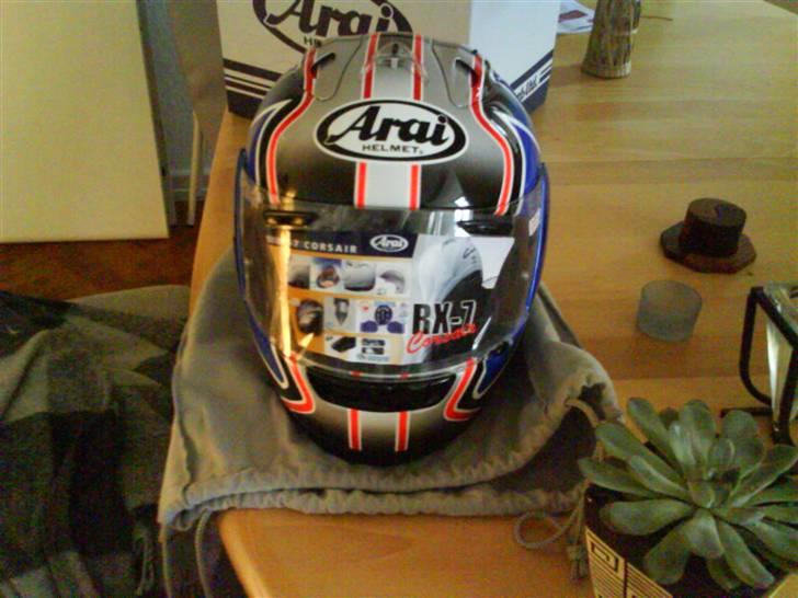 Suzuki GSX400 E * SOLGT * - Arai RX-7 Corsair Pedrosa billede 8