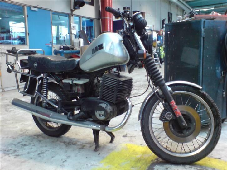 MZ 251 etz billede 1