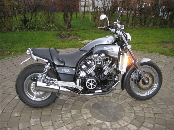 Yamaha V-max billede 1