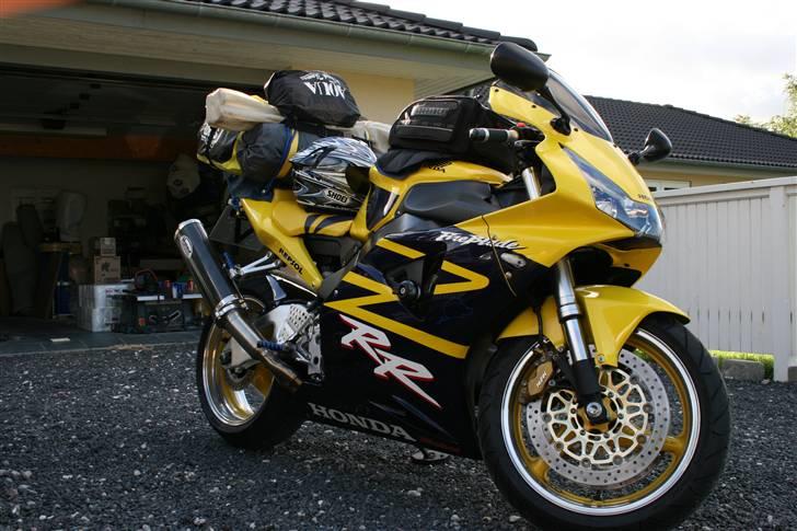 Honda CBR 954 RR SOLGT - Så er der klar til afgang mod Skagen. billede 7