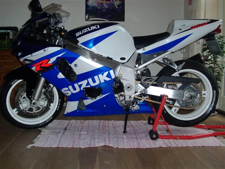 Suzuki Gsxr 600 SOLGT  - Så kom den ind for vinteren.  billede 9