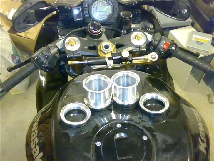 Kawasaki ZX-10R  SOLGT - nye facktory pro tragte 28/11 2007 monteret den 20/1 2008 billede 13