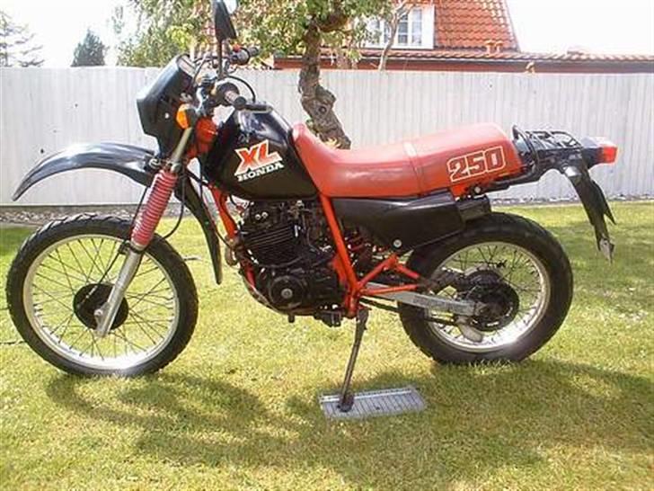 Kawasaki KLE 500 (solgt) - Min tidligere Honda XL250R fra 90´ - har haft den af 2 omgange og den var fin at starte på ! billede 17