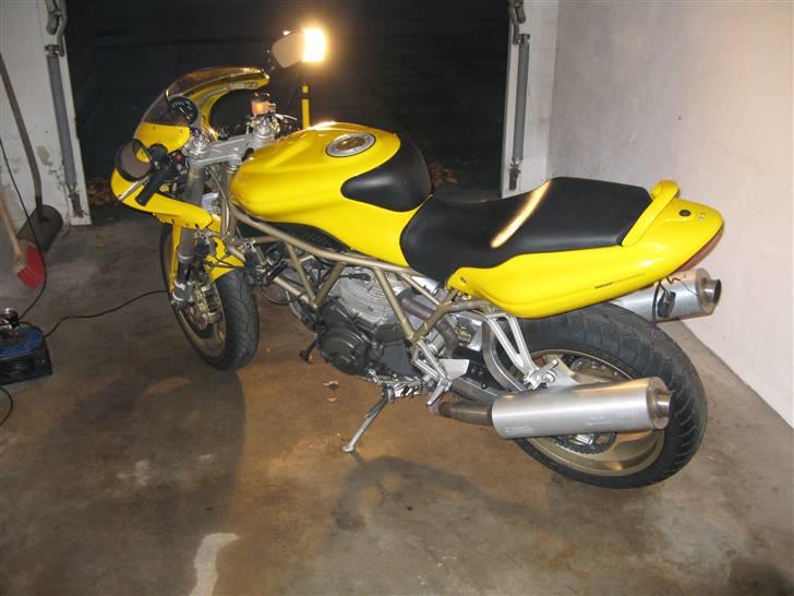 Ducati 900 SS ie - Under vinterrengøring billede 3