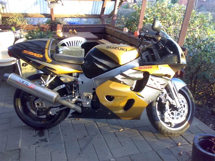 Suzuki GSXR 750 SRAD  billede 8