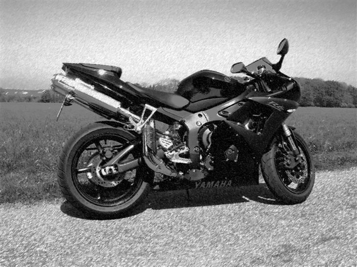 Yamaha R6S billede 8
