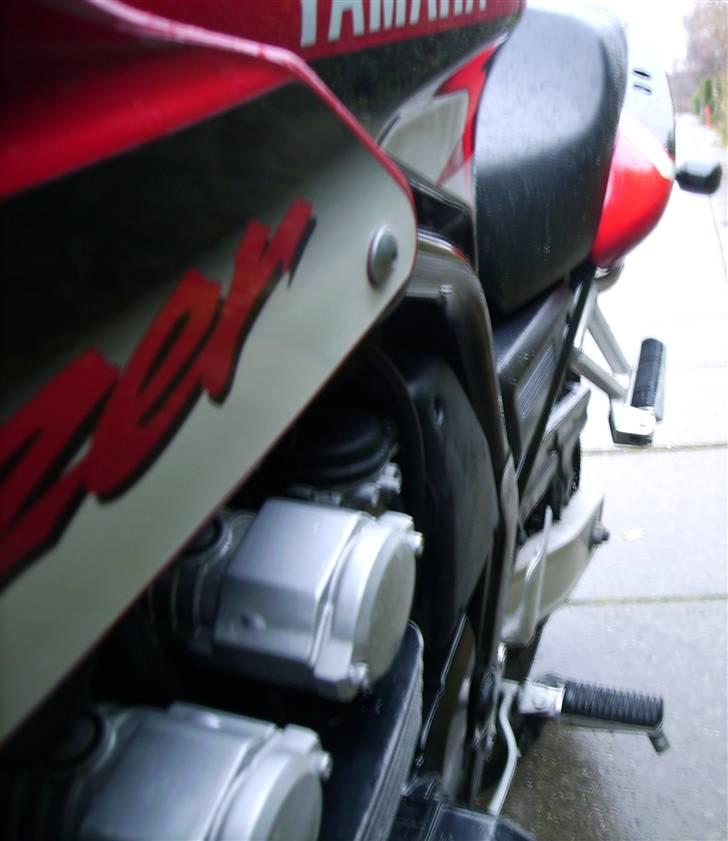 Yamaha FZS 600 Fazer S billede 2