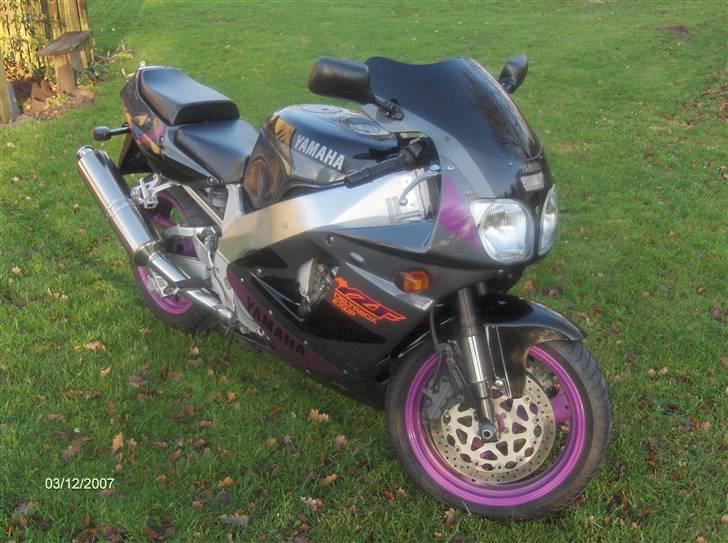 Yamaha YZF 750 R - her har vi hende så! og i fuldstændig originale farver! billede 1