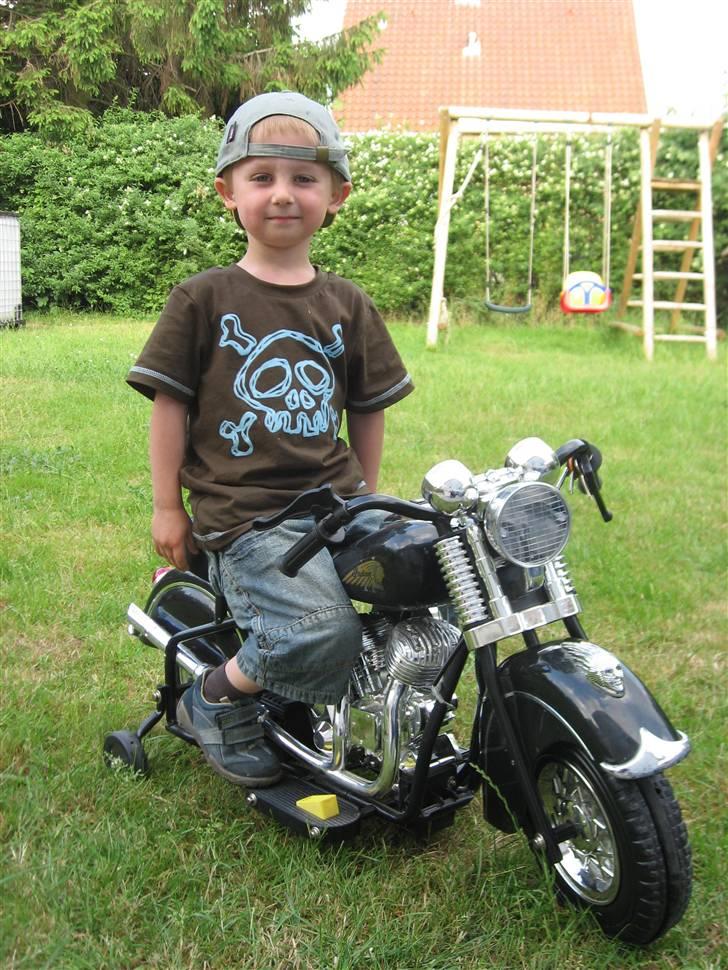 Honda CBR 1000 RR fireblade sc57 - min søn Tobias (som skal ha sig en Kawasaki når han bliver stor) billede 4
