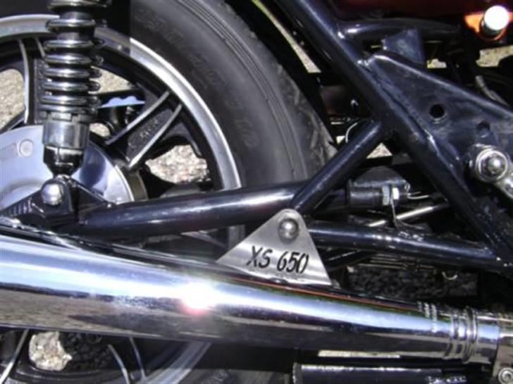 Yamaha XS 650 - Vandskårede rustfri beslag. billede 5
