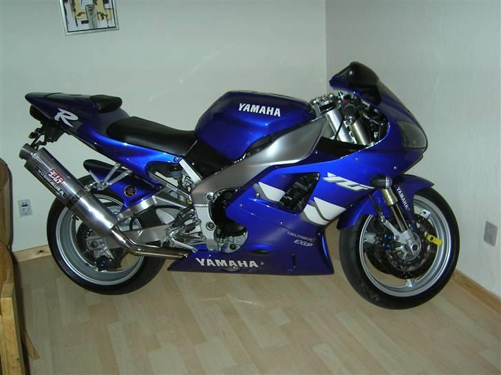 Yamaha YZF R1 TOTAL SKADET billede 1