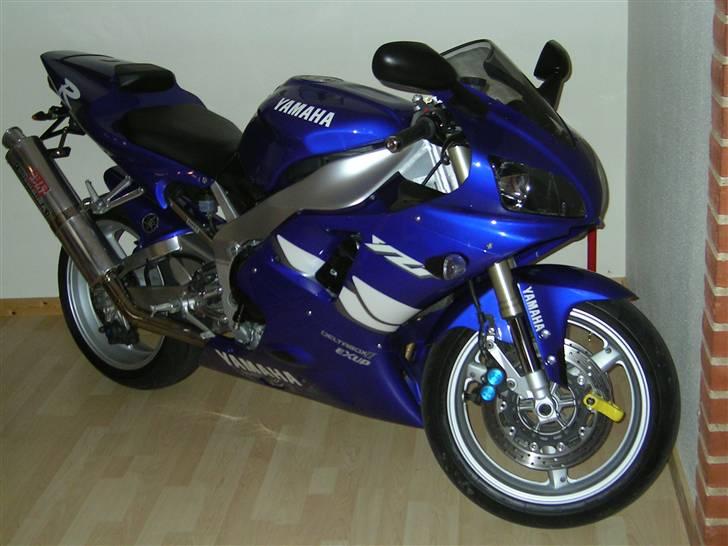 Yamaha YZF R1 TOTAL SKADET billede 2