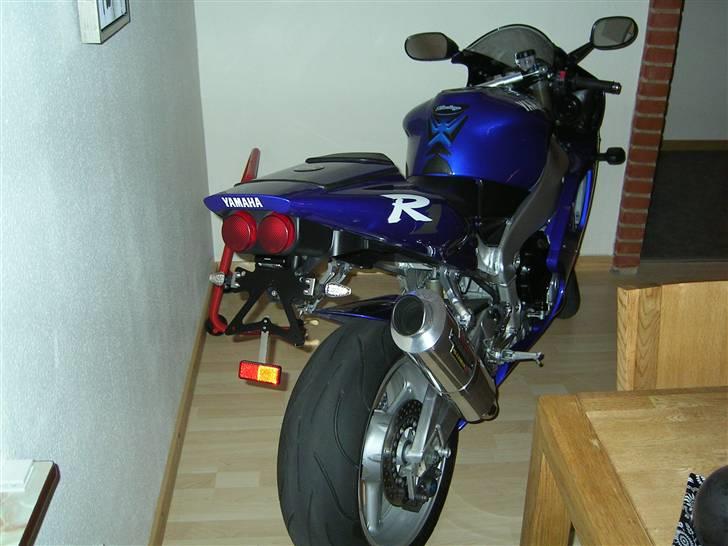 Yamaha YZF R1 TOTAL SKADET billede 3