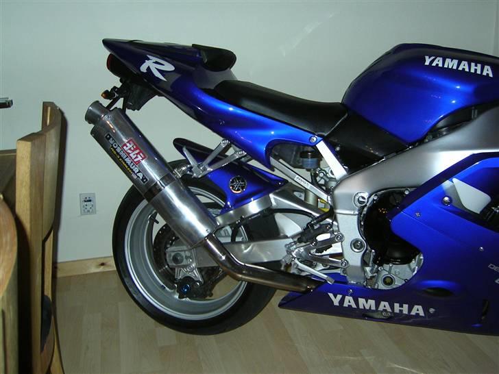 Yamaha YZF R1 TOTAL SKADET billede 4