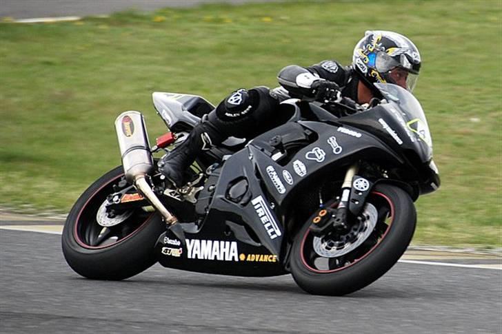 Yamaha YZF R6 Baneracer (solgt)  - Pannonia Ring 2008 billede 2