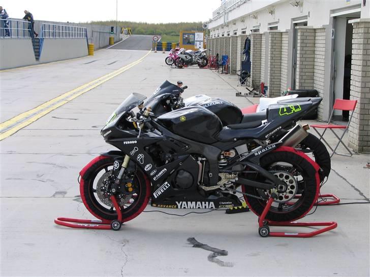 Yamaha YZF R6 Baneracer (solgt)  - Pannonia Ring 2008 billede 3